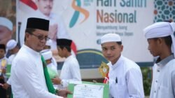 Hadiri Peringatan Hari Santri