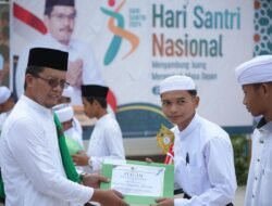 Hadiri Peringatan Hari Santri